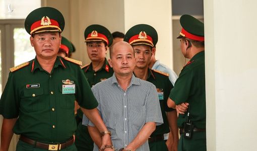 Đi lên bằng “quan hệ”, chiêu bài không bao giờ cũ?