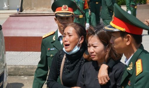 Người mẹ hát ru tiễn đưa 22 liệt sĩ Sư đoàn 337