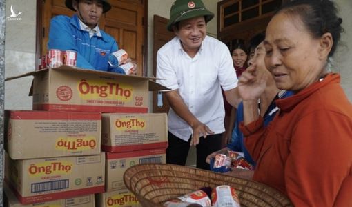 Chuyến thăm đột xuất của ông Đoàn Ngọc Hải đến bà con vùng lũ Quảng Trị