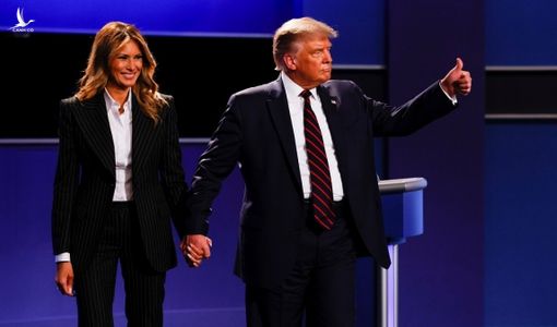 Bloomberg: Kịch bản Tổng thống Trump nhiễm COVID-19 đã thành hiện thực