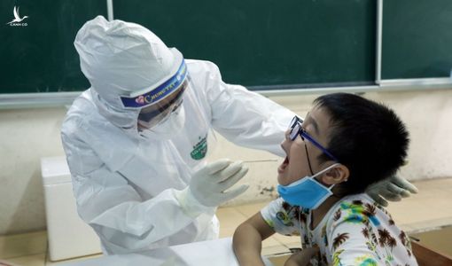 Thêm một ca mắc COVID-19 mới trên chuyến bay có 13 bệnh nhân