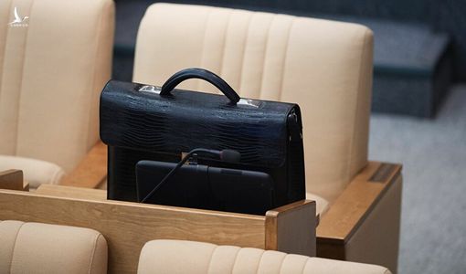 Những chiếc cặp … đại hội đi ngược Chỉ thị 35 của Bộ Chính trị