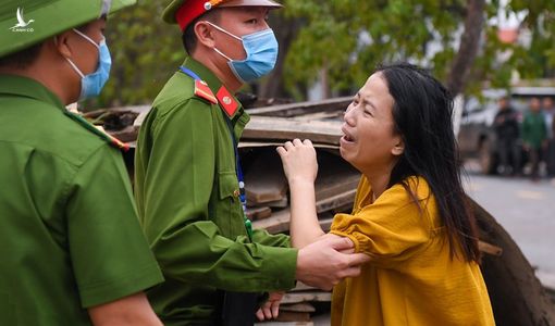 Vợ chiến sĩ hy sinh tại Đoàn 337: ‘Dậy nhìn mẹ con em đi anh ơi’