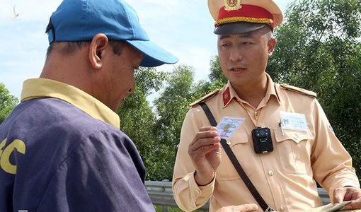 Cảnh sát giao thông sẽ giảm lập chốt, tăng xử phạt qua camera