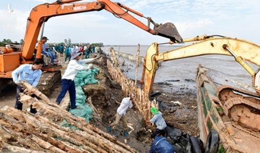 Công bố tình huống khẩn cấp sạt lở đê biển Tây