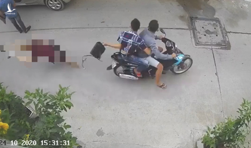 Bắt 2 nghi phạm cướp túi xách khiến người phụ nữ đập đầu xuống đường