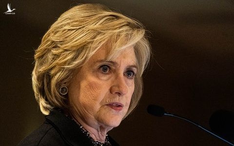 Bà Clinton gián tiếp kêu gọi ông Trump nhận thua