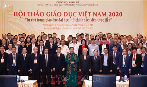 Chuyện “lợi ích nhóm” qua vụ cách chức Hiệu trưởng ĐH Tôn Đức Thắng