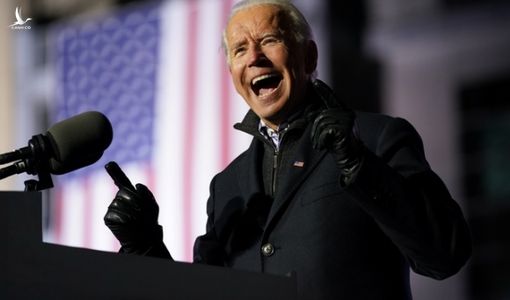 Ông Biden khuyên ông Trump: “Đã đến lúc đóng gói hành lý về nhà”