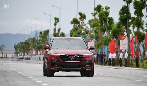 VinFast tiếp tục đạt doanh số “khủng”, không có đối thủ trên thị trường xe hơi Việt