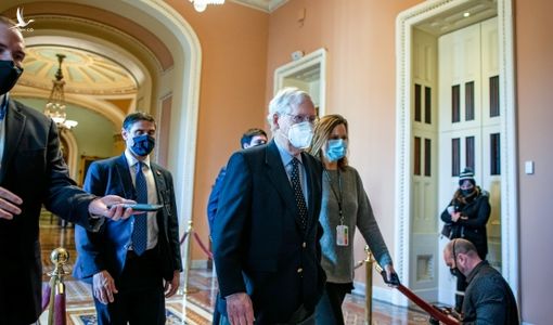 Ông McConnell ‘tung đòn’ bất ngờ
