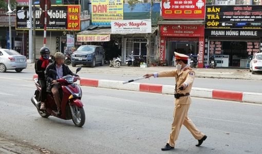 Hà Nội: Nhiều lái xe “bỏ của chạy lấy người” khi bị kiểm tra nồng độ cồn