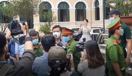 Những hình ảnh “biết nói” tại phiên tòa xét xử ông Đinh La Thăng và đồng phạm