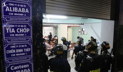 Vợ và em trai của Nguyễn Thái Luyện Alibaba ‘rửa tiền’ thế nào?