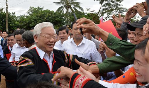 Bình minh bắt đầu từ… lá phiếu