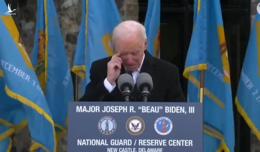 Ông Biden bật khóc khi tạm biệt quê hương