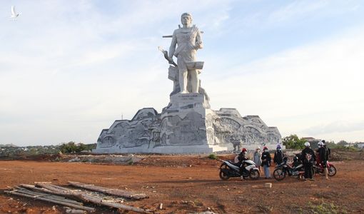 Cận cảnh tượng đài vị anh hùng N’Trang Lơng hơn 167 tỷ đồng ở Đắk Nông