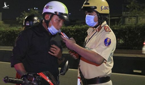 Thầy dạy lái xe vi phạm nồng độ cồn: ‘Tôi khuyên học sinh không rượu bia, tôi sai rồi’