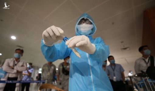 4 nhân viên bốc dỡ ở sân bay Tân Sơn Nhất nghi nhiễm COVID-19