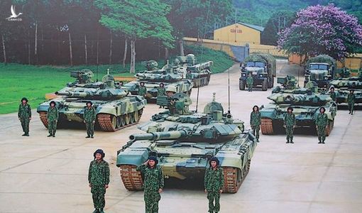 Hè nóng tới 40 độ C, xe tăng T-90S Việt Nam có điều hòa không?