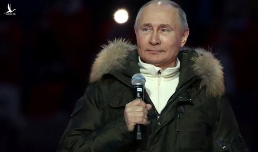 Putin thách Biden tranh luận trực tiếp