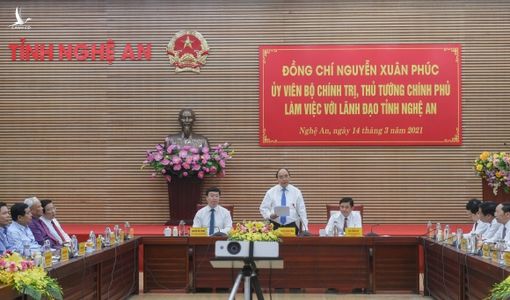 Thủ tướng Nguyễn Xuân Phúc: Cần tập trung phát triển miền Tây Nghệ An theo hướng xanh hóa