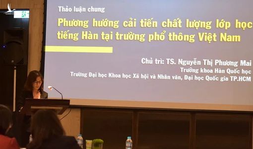 Phê bình Trưởng khoa trong vụ 12 giảng viên ĐH KHXH&NV nghỉ việc