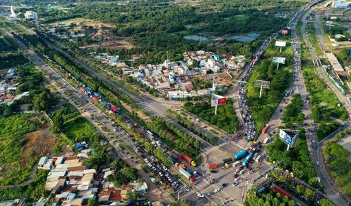 Kẹt xe triền miên tại nút giao An Phú, cửa ngõ phía đông TP.HCM