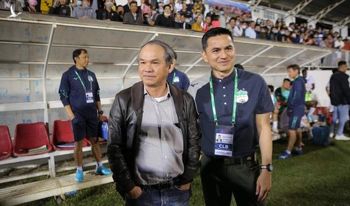 Huyền thoại bóng đá Thái Lan: “Kiatisuk sẽ thay HLV Park Hang Seo”