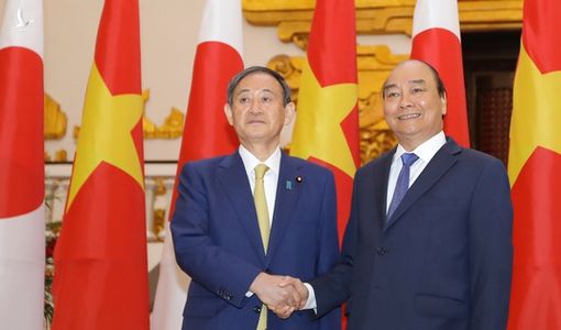 Chủ tịch Nguyễn Xuân Phúc điện đàm với Thủ tướng Nhật Bản Suga Yoshihide