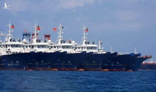 Ý đồ của Trung Quốc khi điều 300 tàu ở Biển Đông