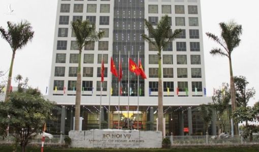 Bỏ chứng chỉ thăng hạng viên chức, Thủ tướng quyết liệt, Bộ Nội vụ ‘dửng dưng’?