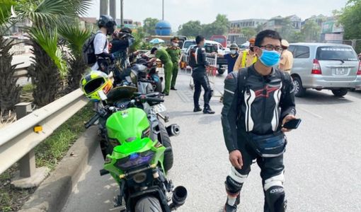 Đoàn moto ‘khủng’ đi vào cao tốc Hà Nội – Thái Nguyên bị cảnh sát tạm giữ