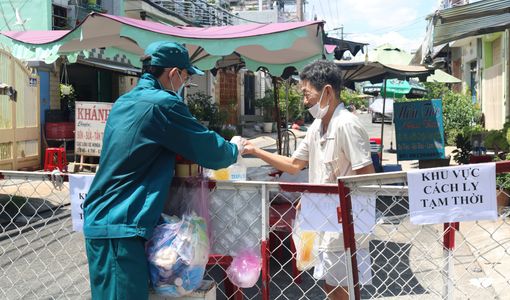 TP.HCM nâng cấp độ phòng dịch, đề nghị người dân hạn chế ra khỏi nhà