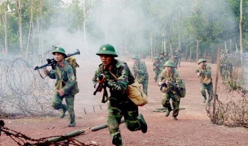 Vì sao Quân đội Việt Nam vẫn sử dụng rất tốt “huyền thoại” AK-47?
