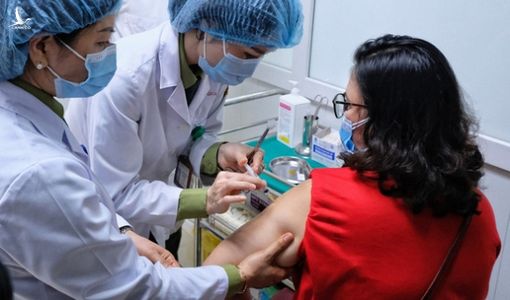 TP.HCM dự kiến tiêm vắc xin miễn phí cho khoảng 290.000 người nghèo, người khuyết tật