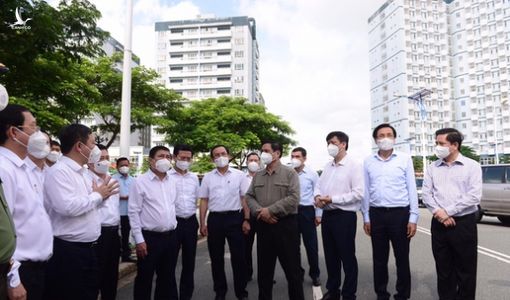 Thủ tướng kiểm tra tại TP.HCM: Không để khu cách ly thành nơi nguy cơ lây nhiễm