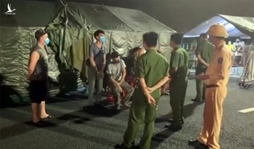 Muôn chiêu trốn khai báo y tế, “vượt” chốt kiểm dịch COVID-19