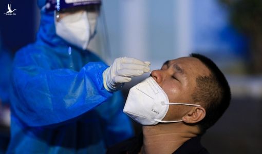 TP.HCM phong tỏa một tòa nhà chung cư Phú Hoàng Anh