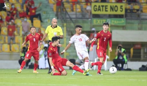 Không bỏ cuộc, ĐT Việt Nam khiến UAE “hoảng hốt” trong 8 phút cuối