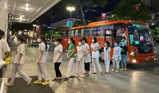 5.000 chuyến xe Phương Trang đưa người dân về quê miễn phí