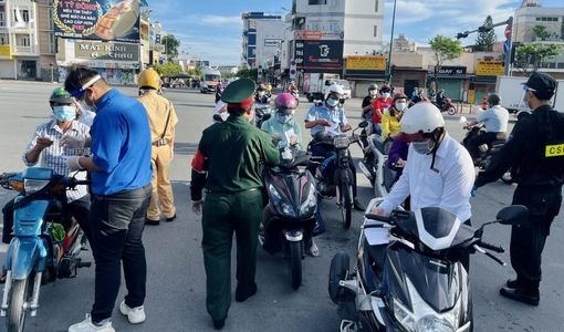 Thủ tướng Phạm Minh Chính: ‘Có thể áp dụng biện pháp cao hơn so với Chỉ thị 16’