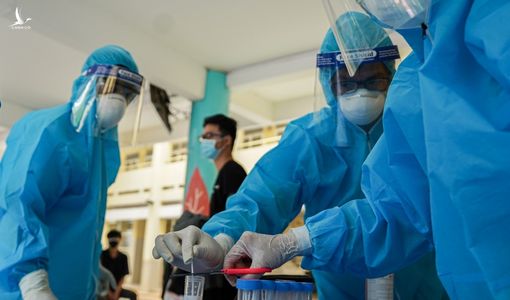 Bộ Y tế chuyển khẩn một triệu liều vaccine Moderna đến TP.HCM