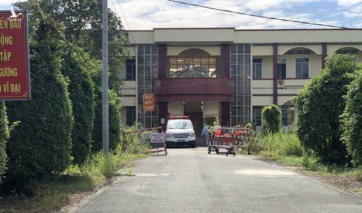 Một phó hiệu trưởng mắc COVID-19 tử vong