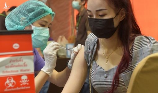 Thái Lan: Công nhân đổ về quê, Covid-19 lây lan tứ tung