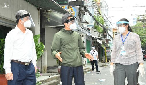 Phó Thủ tướng Vũ Đức Đam: Cách ly phải nghiêm ngặt, không để “ngoài chăng dây, trong vẫn giao lưu”
