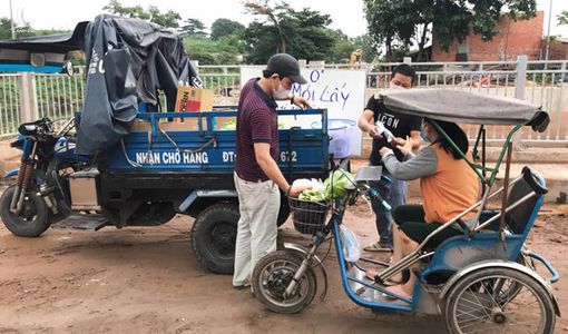 Siêu thị 0 đồng của vợ chồng thầy giáo Sài Gòn