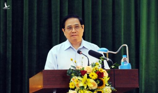 Thủ tướng động viên, chia sẻ những hy sinh, vất vả của lực lượng Công an trong tuyến đầu chống COVID-19