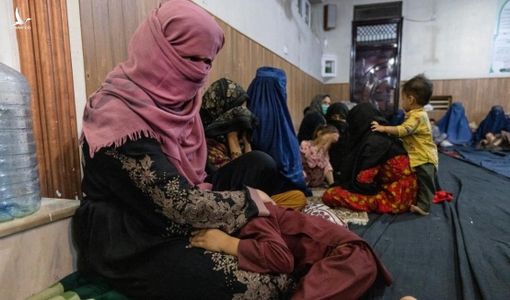 Người mẹ Afghanistan bị giết sau khi Taliban gõ cửa lần thứ tư