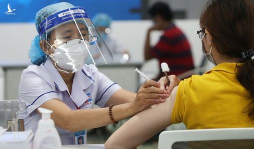 Quận đầu tiên ở TP.HCM hoàn thành tiêm vaccine Covid-19 mũi 1